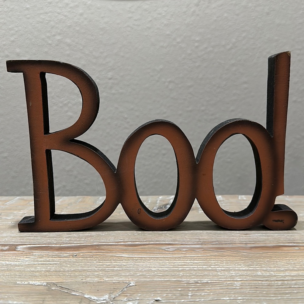 Halloween “BOO” Sign